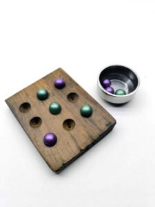 Ta-Te-Ti de Madera y Bolitas (canicas)